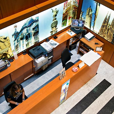 Libere Barcelona Sant Antoni Aparthotel Exterior photo